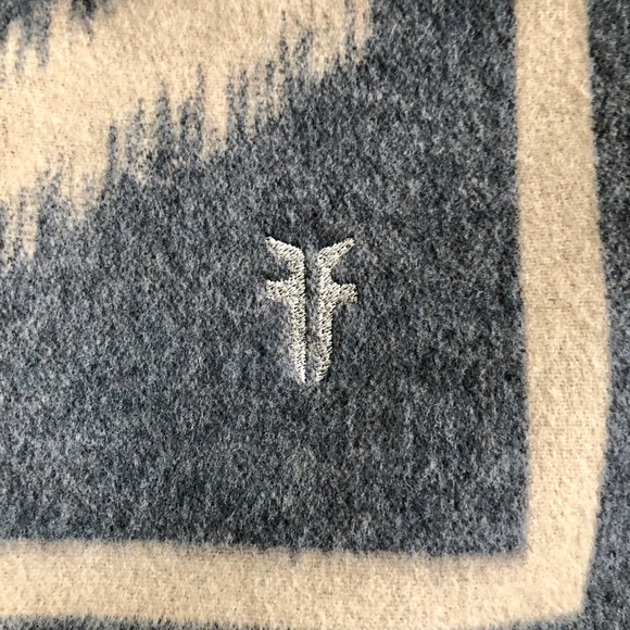 FRYE: Native American Poncho - Picture 4 of 5